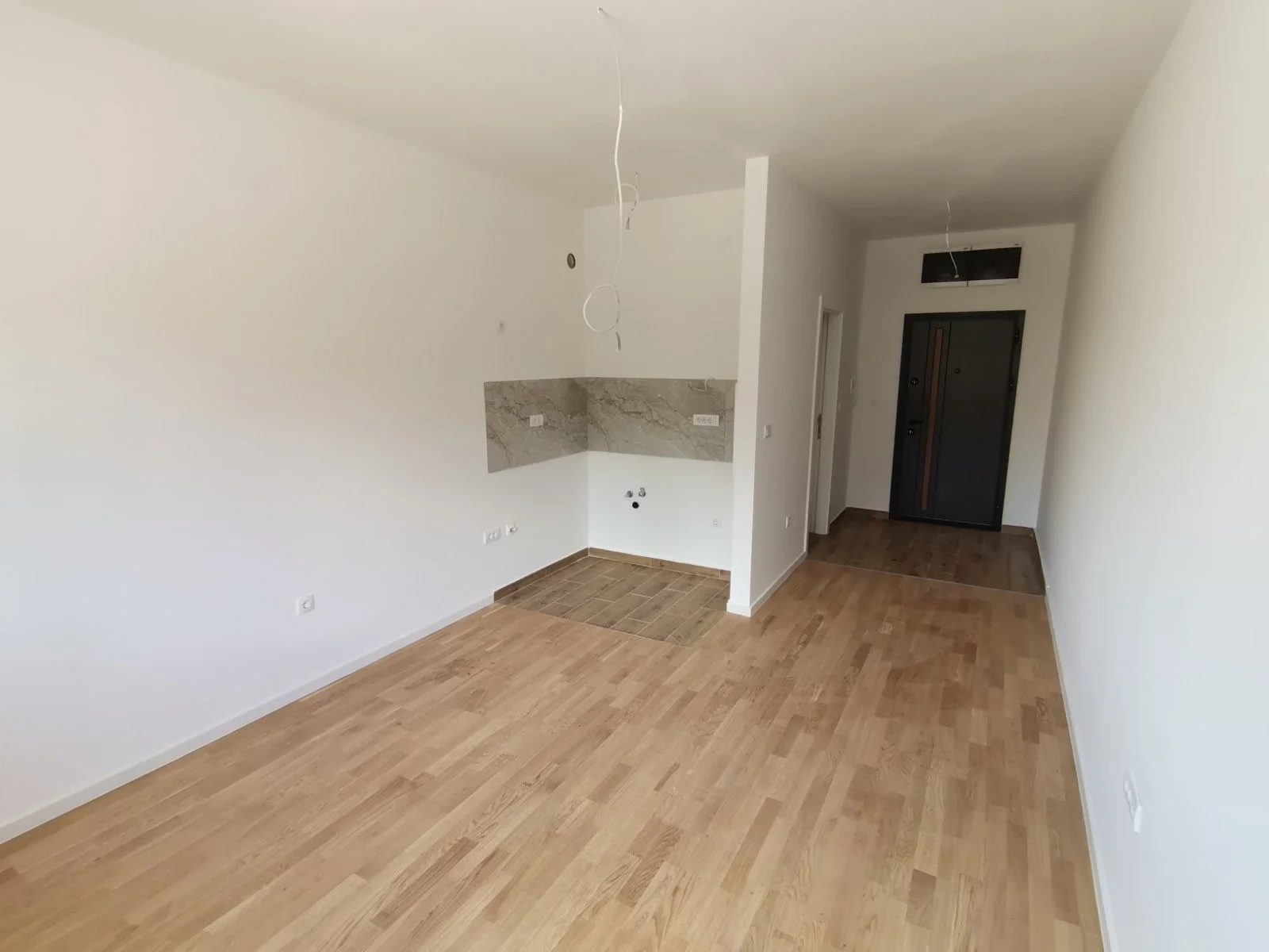 NOVI SAD. SALAJKA. GARSONJERA.(Svet nekretnine, Novi Sad, Reg. br. 405)