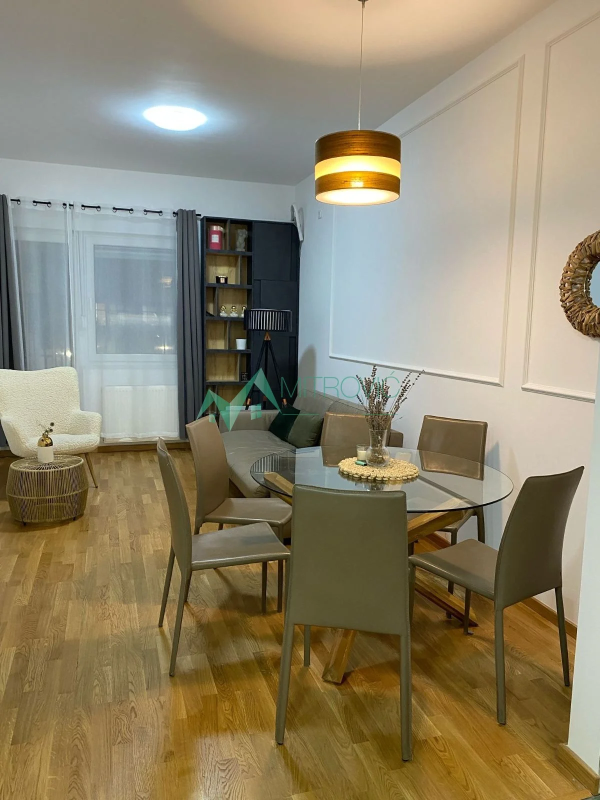 Novi Sad, Avenija Garden- namešten dvosoban stan, 49m2. 