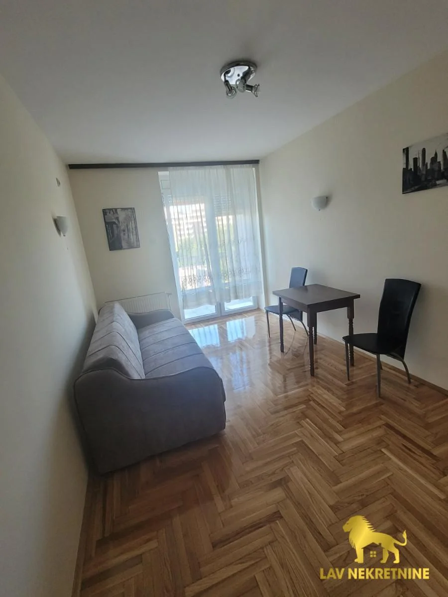 Ilije Bircanina, odmah useljiv stan.Kontakt:&nbsp;062 7445 42 (iskljucivo putem poruke poslati link ili agencijsku sifru