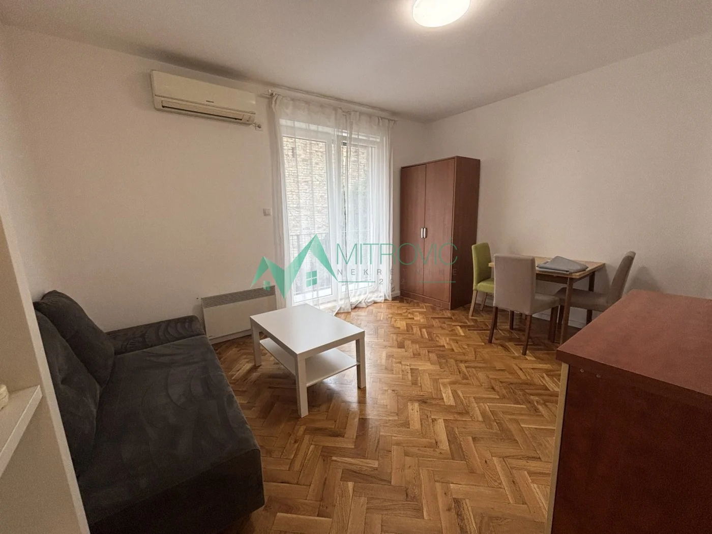 Centar - kod Futoške Pijace, renoviran jednosoban stan 25 m2 + 5m2 terasa (šifra: 9101261) 
