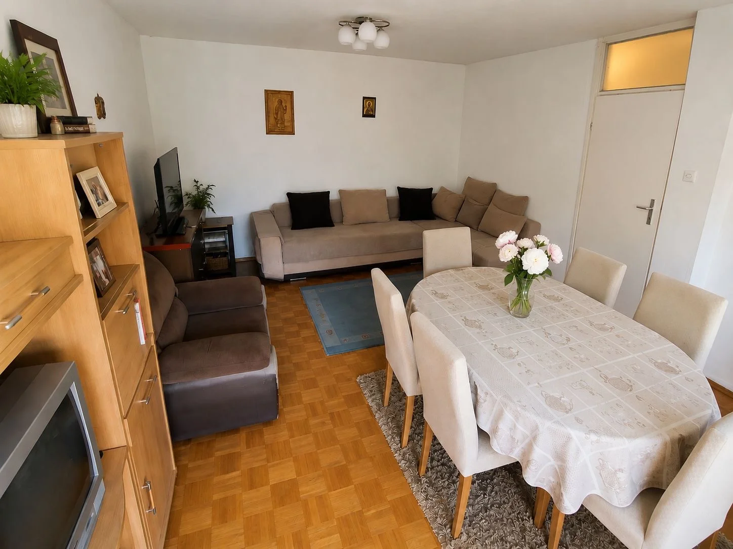 NOVI SAD. NOVO NASELJE. DVOSOBAN STAN.(Svet nekretnine, Novi Sad, Reg. br. 405)