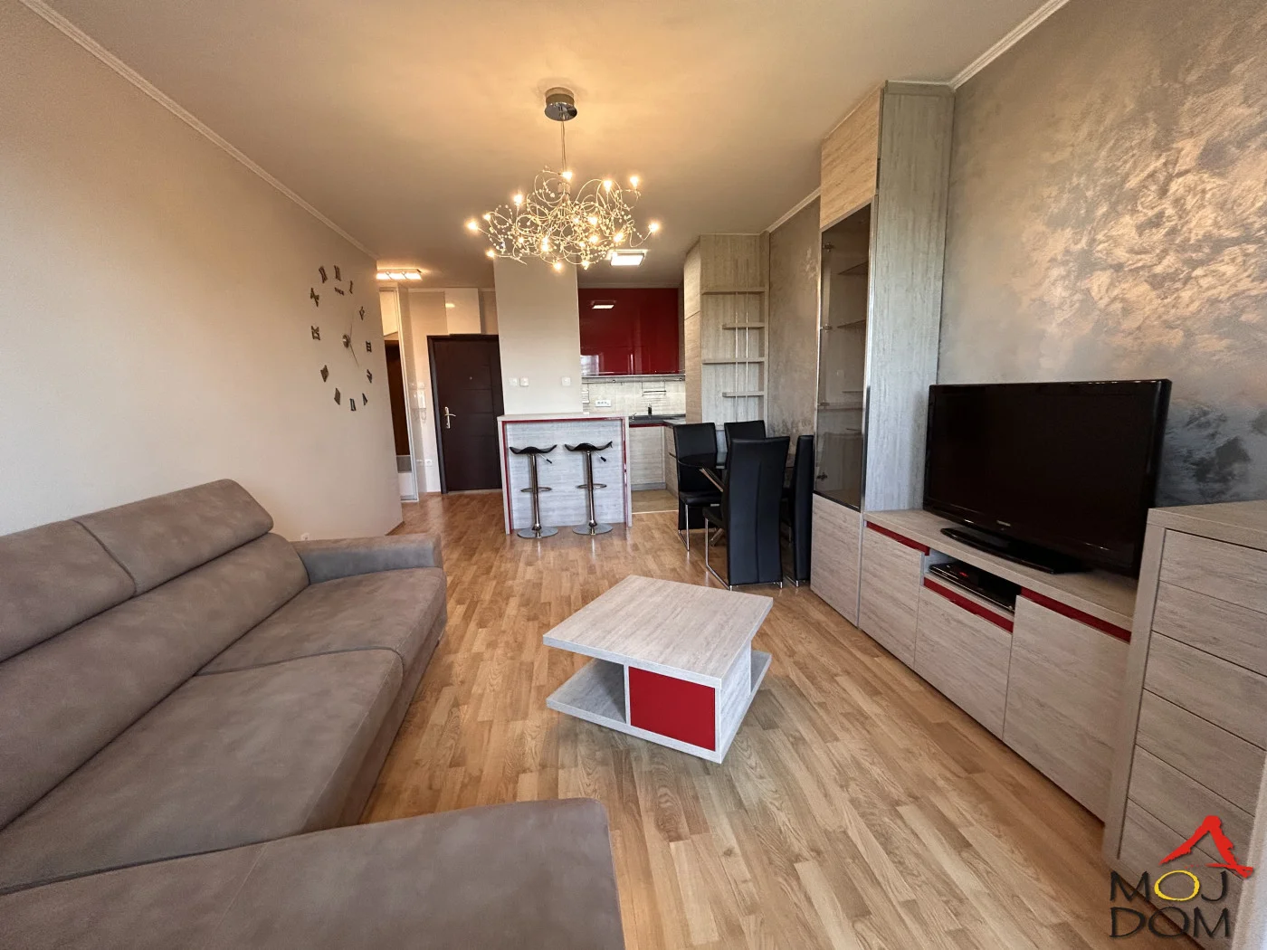 Komforan jednoiposoban stan za izdavanje – Adamovićevo naselje, Novi Sad

Izdaje se izuzetan jednoiposoban stan površine 48 m² na jednoj od najtraženijih lokacija u Novom Sadu, u neposrednoj blizini Urgentnog centra, Medicinskog fakulteta i uli