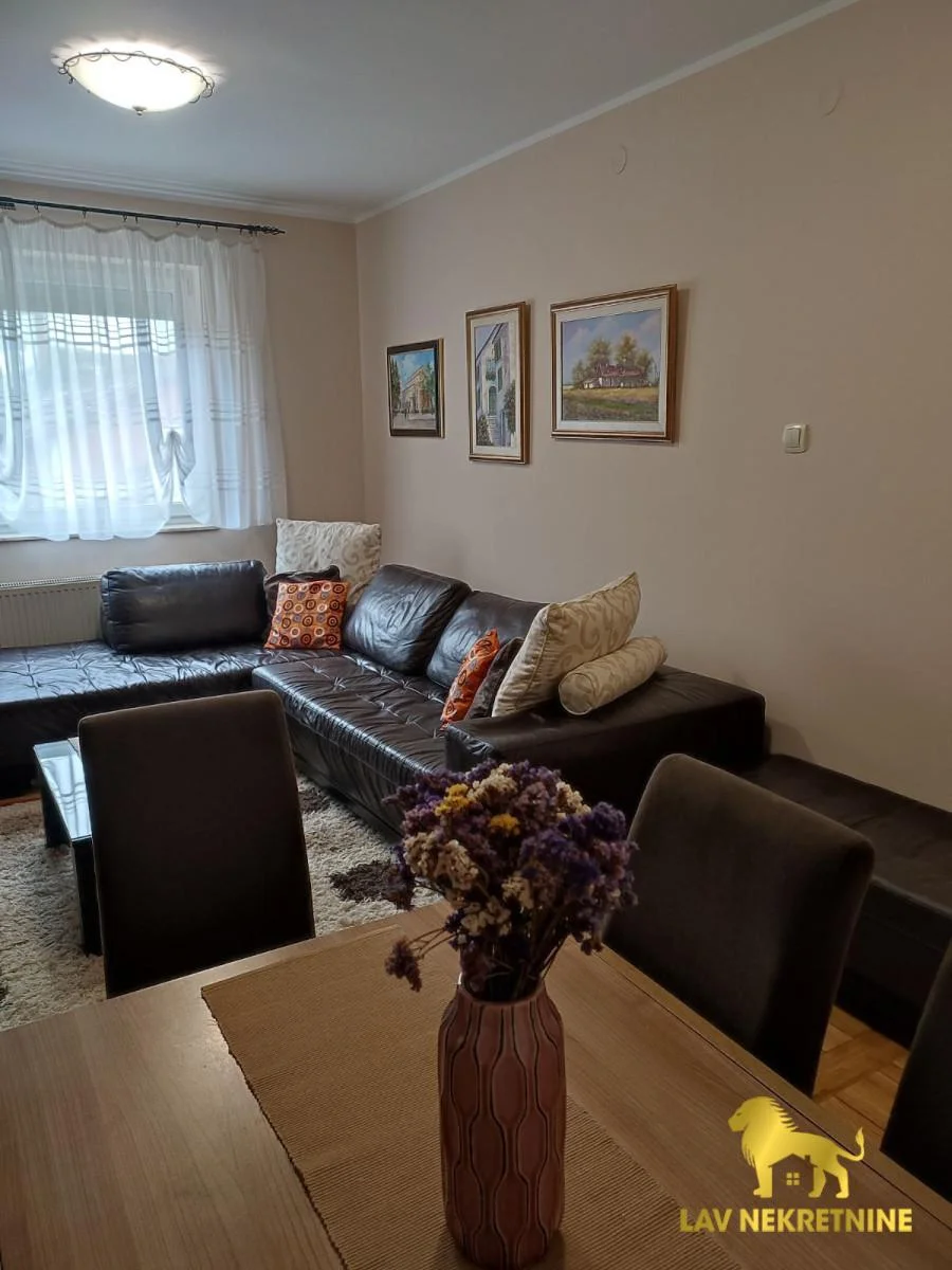 Vojvode Supljikca. Useljivo od 1.9.Kontakt:&nbsp;062 7445 42 (iskljucivo putem poruke poslati link ili agencijsku sifru 