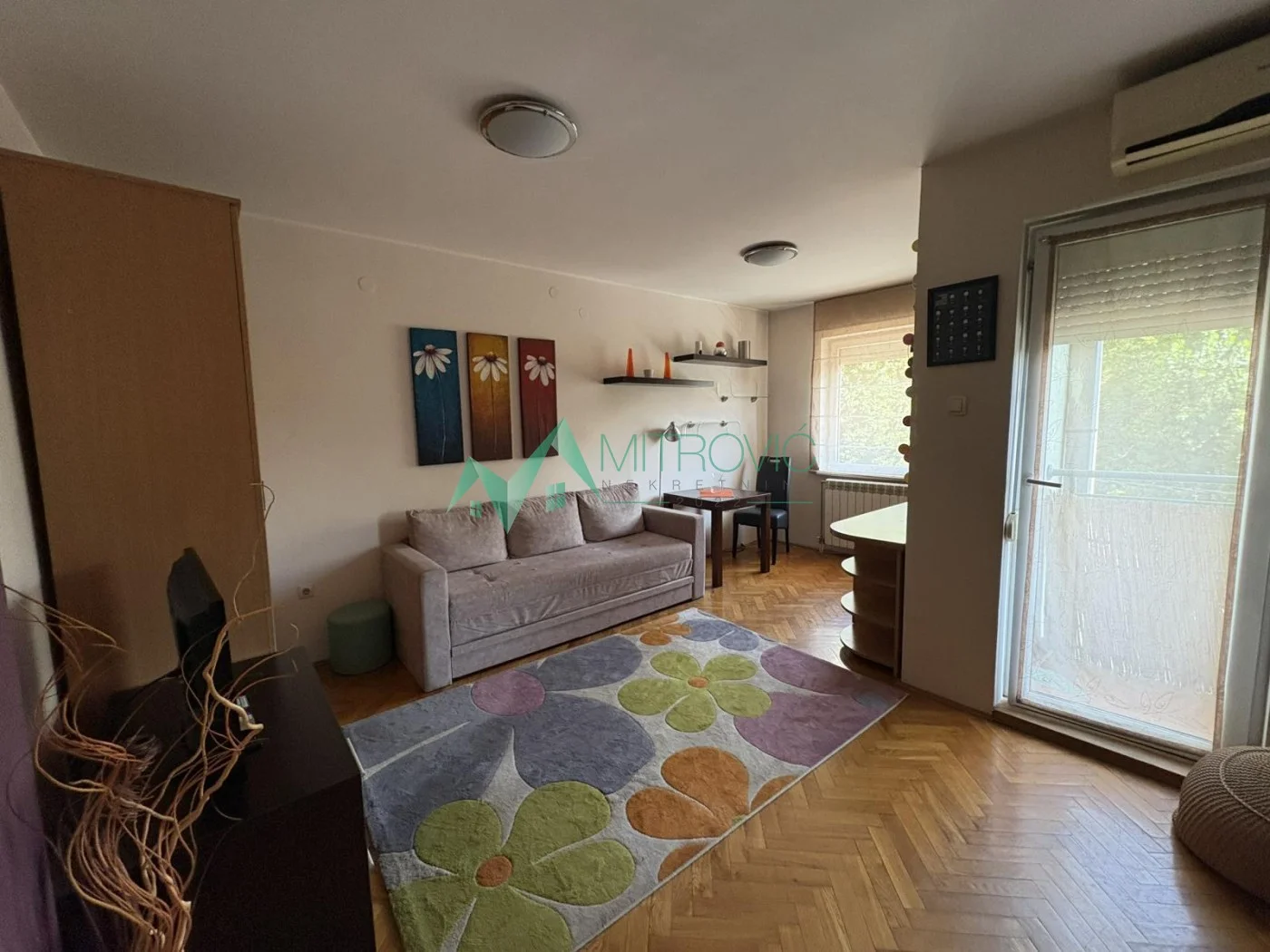 Prelepa garsonjera na bulevaru Evrope ,useljiva odmah!!. (Šifra:9102146) 