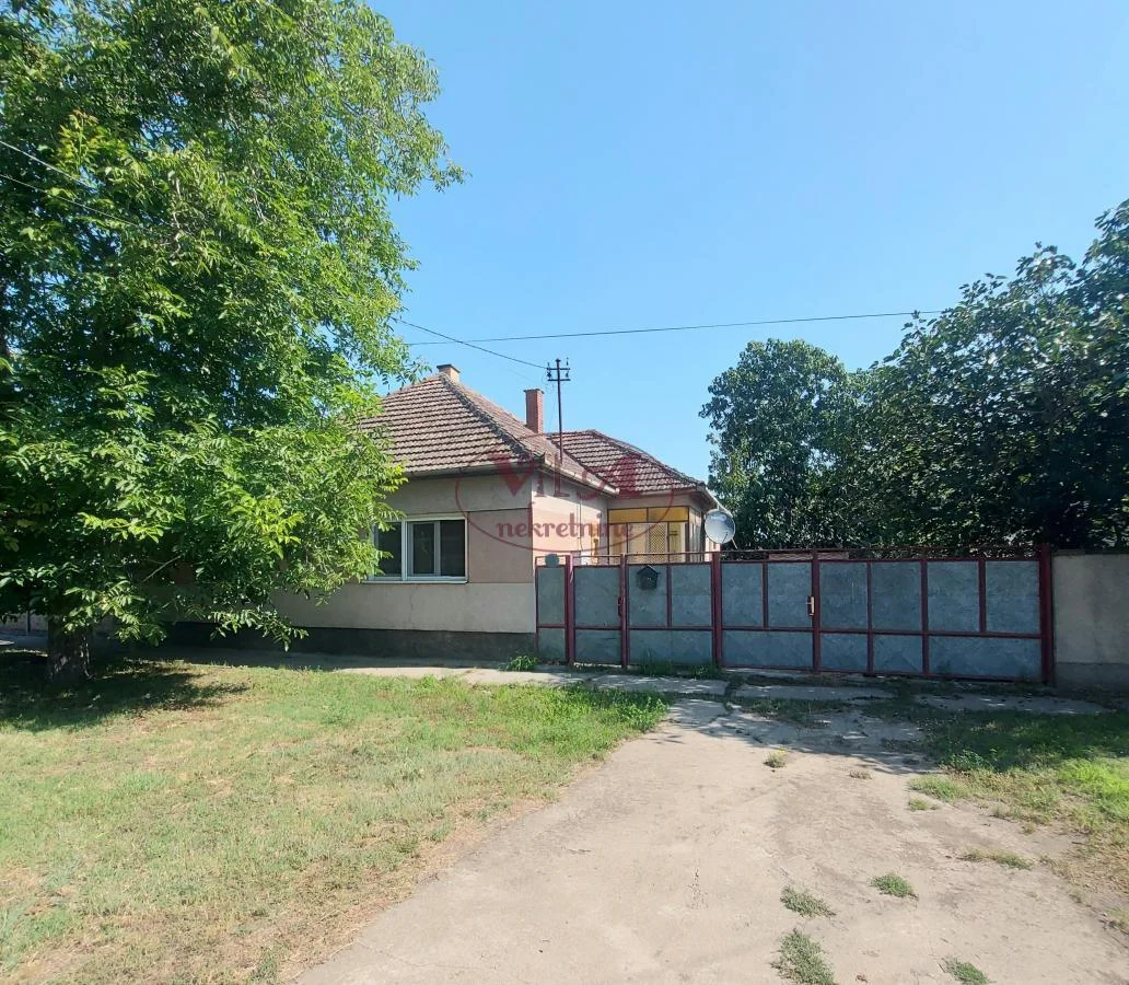 Srbobran, Turija, Kvalitetna renovirana kuća sa sedmogodišnjim zasadom PAULOVNIJE - može na kredit