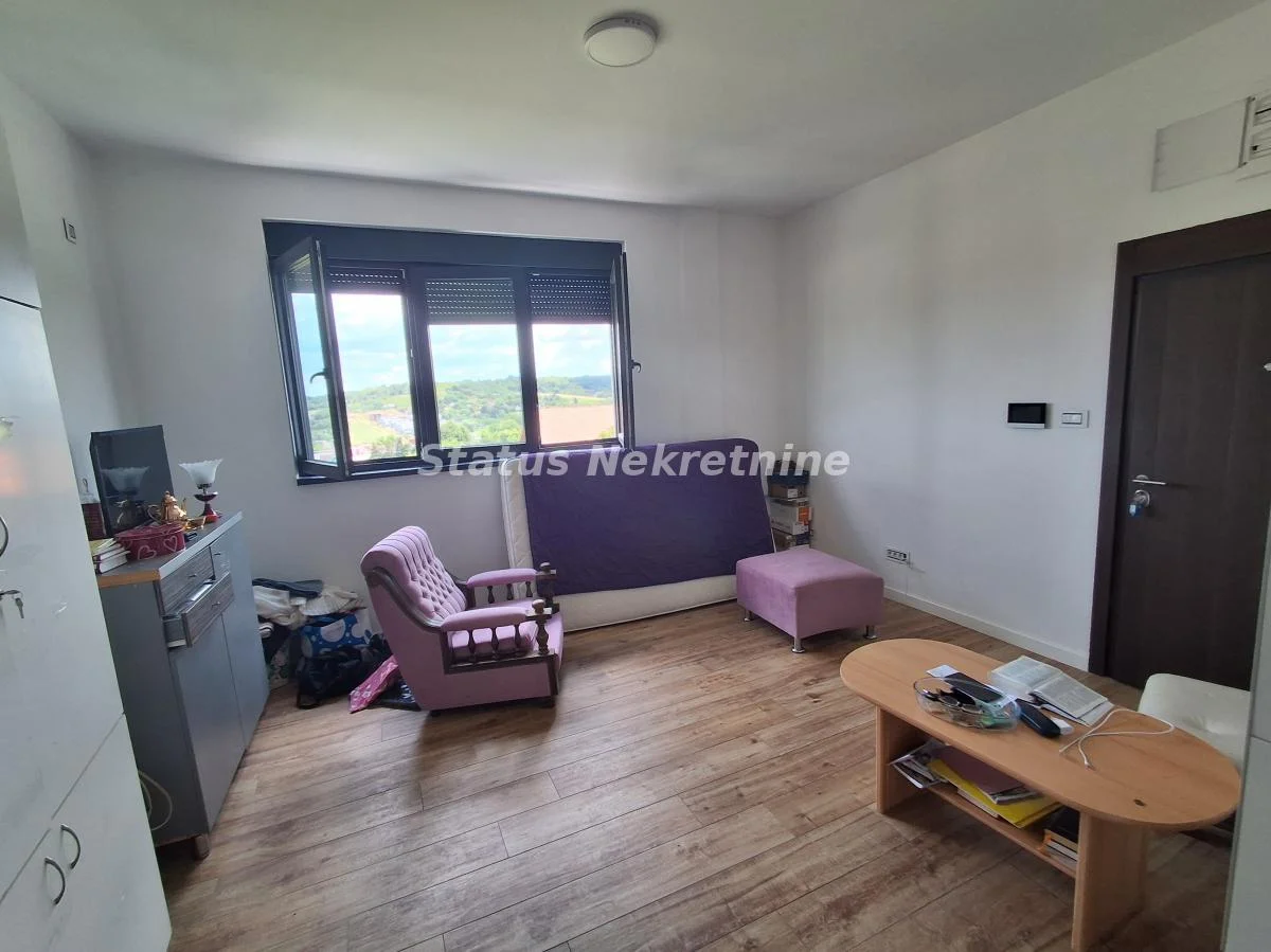 Sremska Kamenica-Tatarsko Brdo-Useljiva Nova Garsonjera 25 m2 sa Pogledom-065/385 8880
