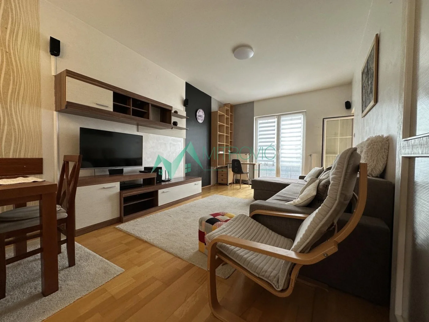 Novi Sad, Centar (pešačka zona) – Komforan dvosoban stan (šifra: 9102283)
