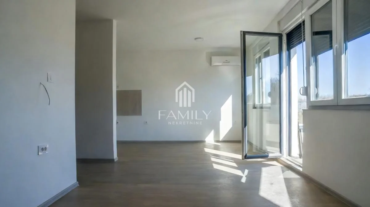 Novogradnja, četvorosoban stan u Petrovaradinu, Alibegovac, 78 m²