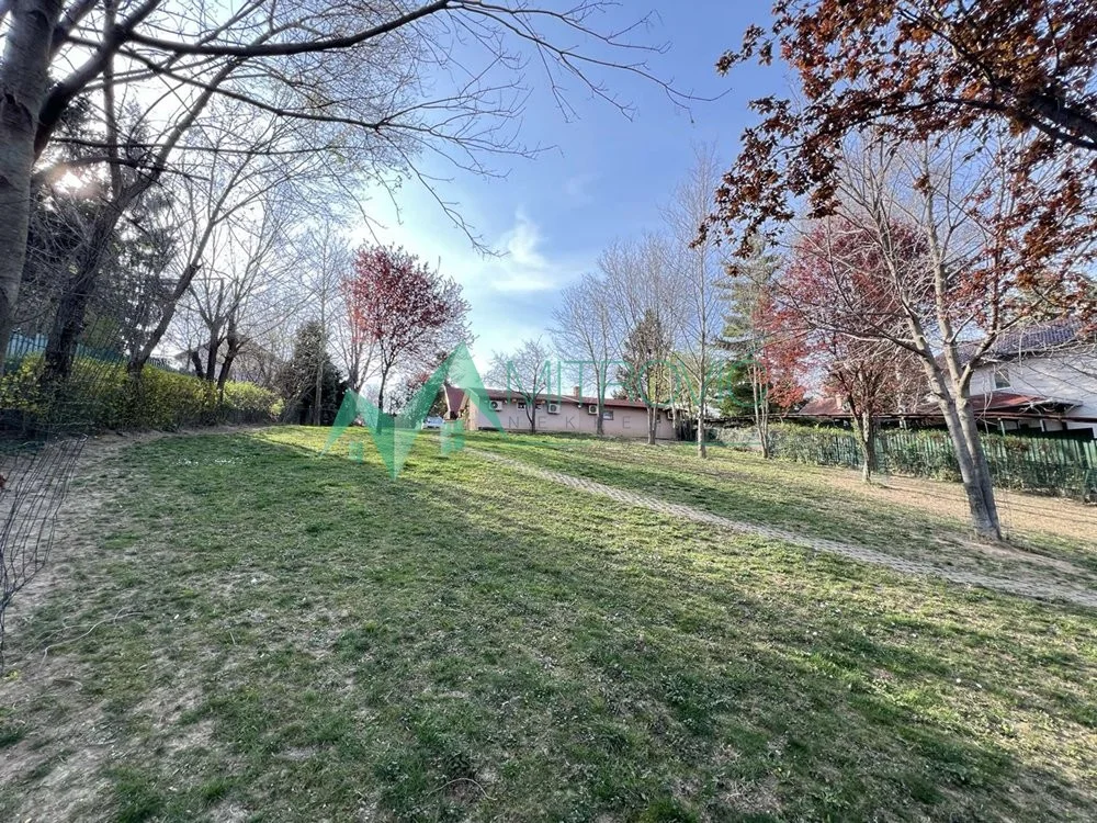 Samo kod nas u ponudi! Sremska Kamenica - Kuća na prelepom placu od 2.252 m2 