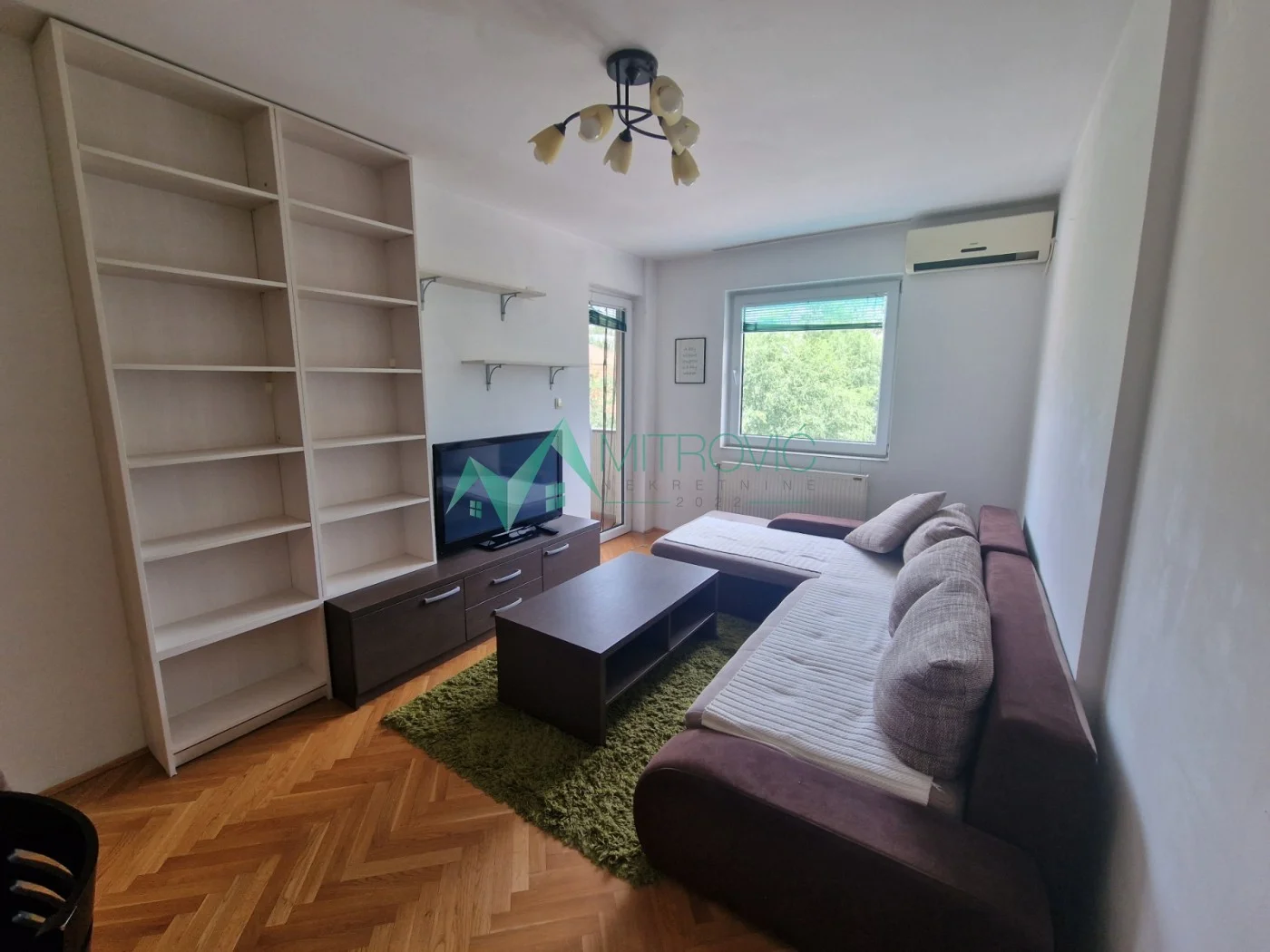 Izdaje se dvosoban stan – Banatić, Novi Sad (Šifra: 9102295) 