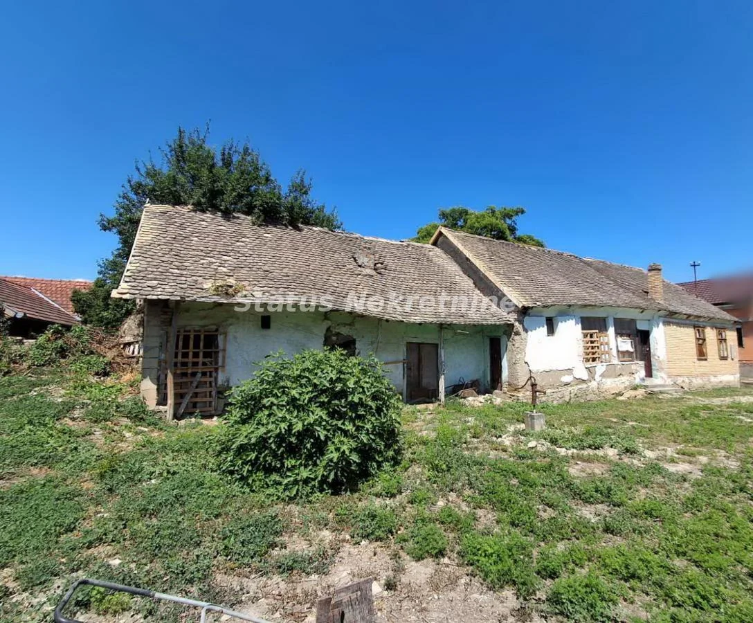 Futog-Stara Porodična kuća 115 m2 u širem Centru pored Dunava na Placu 680 m2-065/385 8880