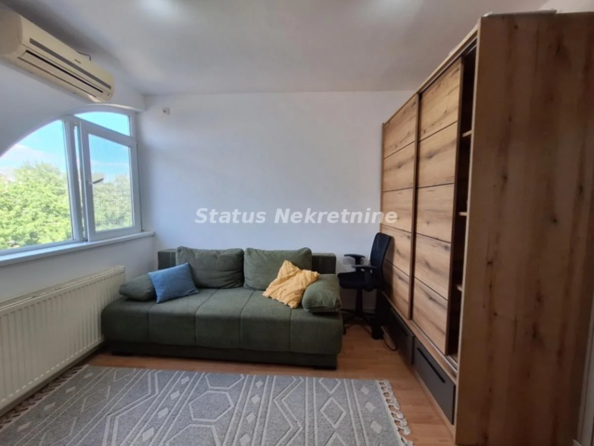 Garsonjera na Telepu, Novi Sad, 23 m², 3. sprat