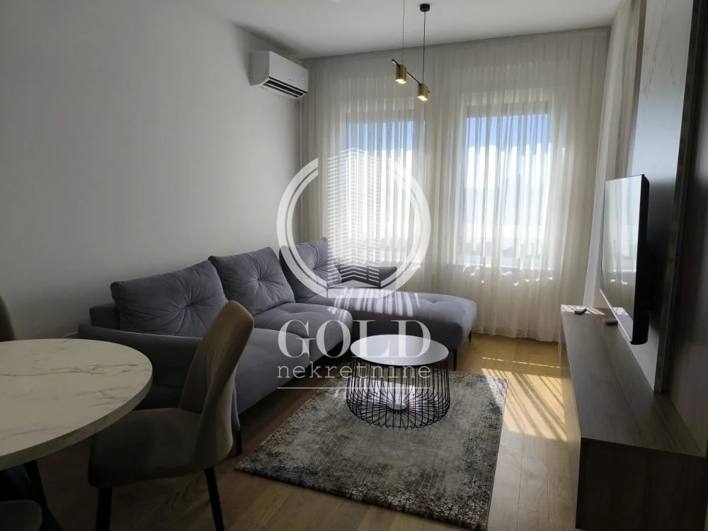 Izdaje se 2.0 stan:Novi Sad-Bulevar Evrope, 36m2 + garažno mesto 100e ID#12534