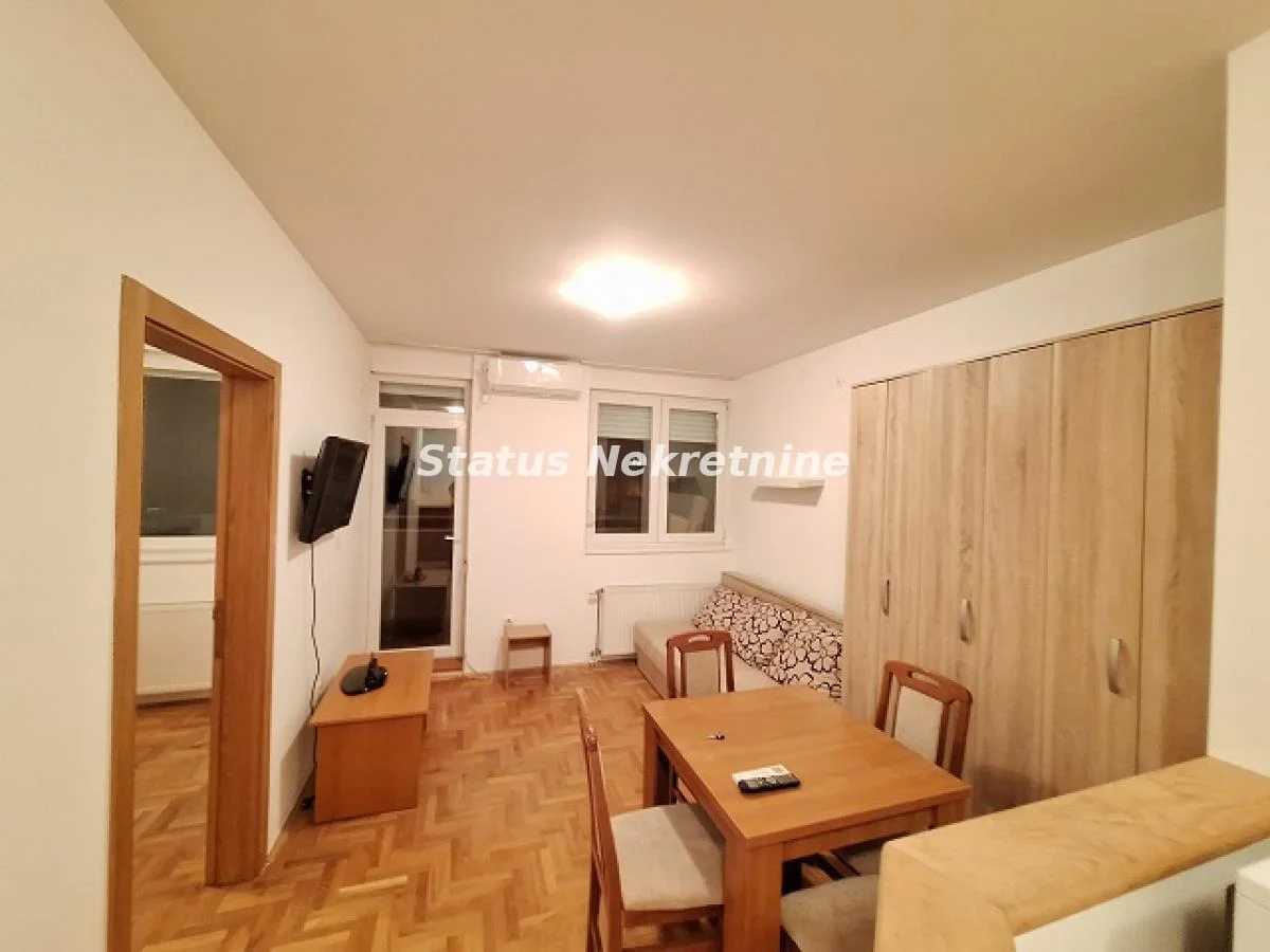 JEDNOIPOSOBAN NAMEŠTEN STAN 42M2 GRBAVICA 400EU