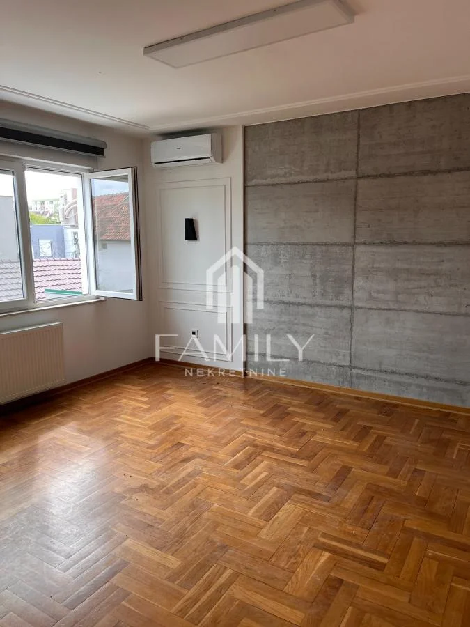 Odličan polunamešten stan, ulica Branka Radičevića