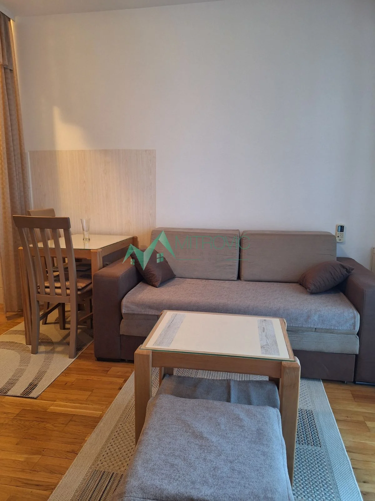 Nameštena garsonjera od 25 m² – Grbavica ( ID: 9102315 )