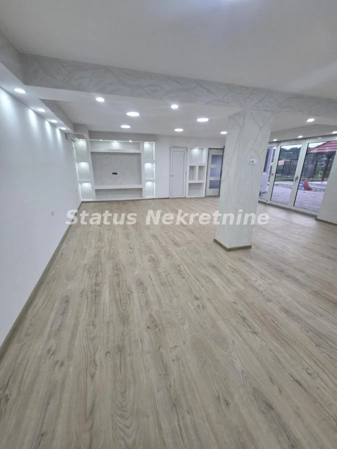 Kuća 200 m², 5.0, Petrovaradin, -ALIBEGOVAC-Bazen