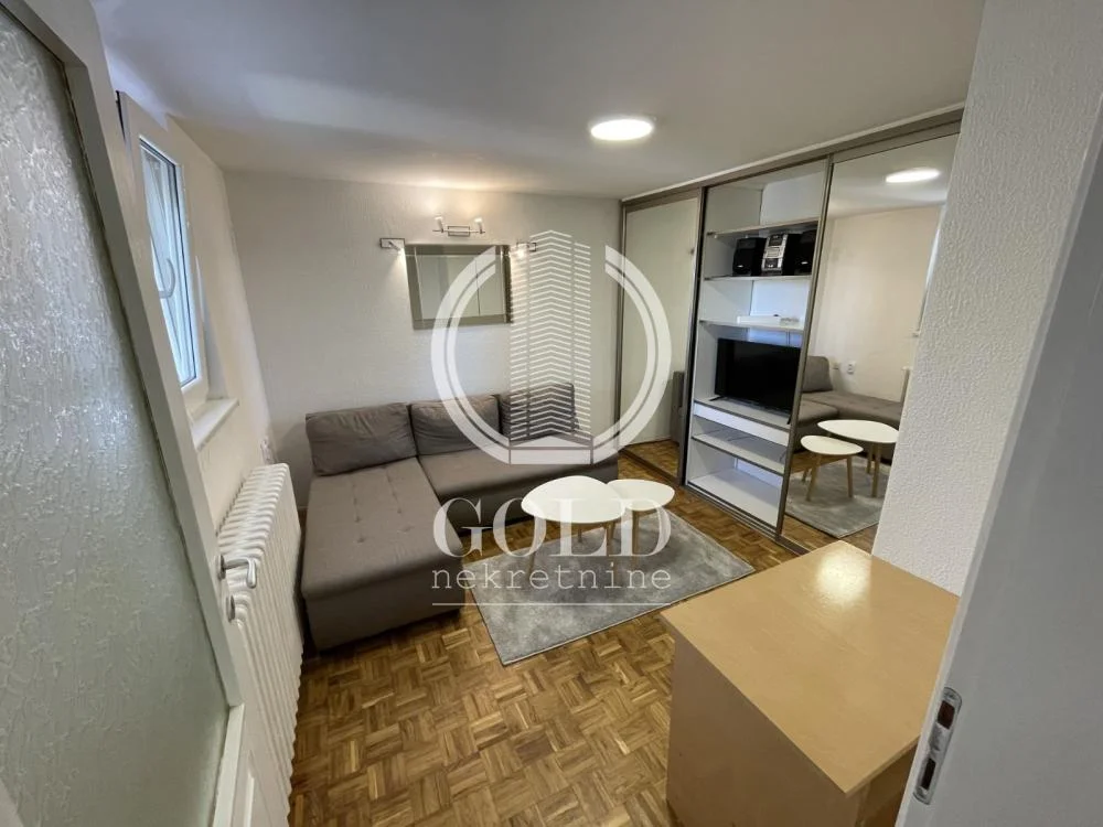 Izdaje se 2.0 stan:Centar-Novi Sad, 30m2 na 2 minute od Studentskog kampusa ID#12523