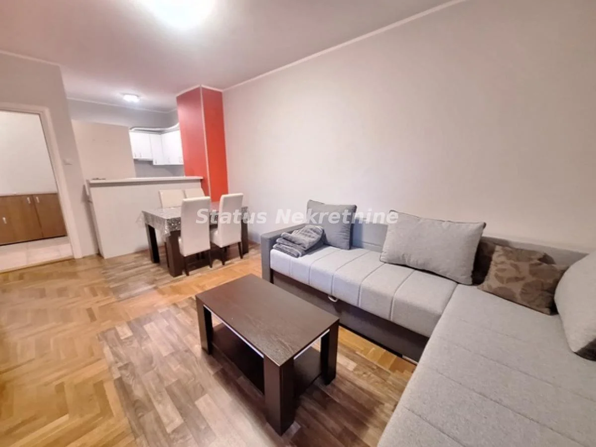 NAMEŠTEN DVOSOBAN RENOVIRAN STAN 44M2 NOVA DETELINARA