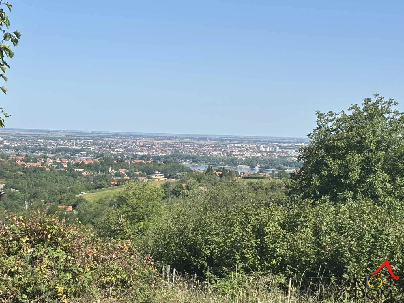 Prodajemo veliku gradjevinsku parcelu površine 3803m2 trenutno pod zasadom lešnika. Parcela ima pogled na Novi Sad i Dunav. Struja je pored placa Šifra: 7001905
Moj Dom nekretnine, Novi Sad – Reg. br. 174
Kontakt: 060/308-8993