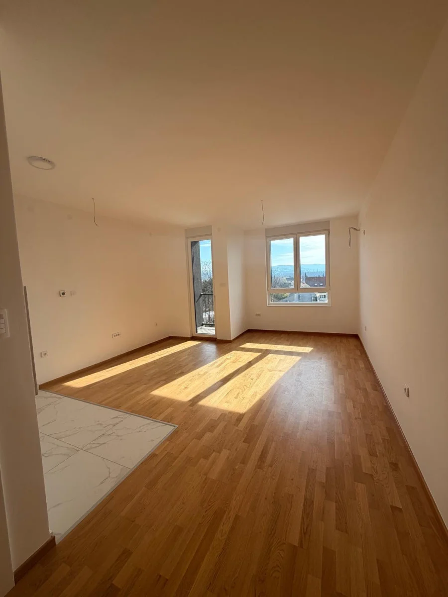 NOVI SAD. TELEP.GARSONJERA(Svet nekretnine, Novi Sad, Reg. br. 405)
