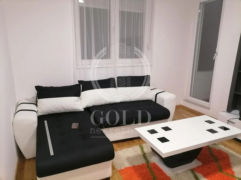 IZDAVANJE Stan 1.5: NOVI SAD- Adice, Slavujeva, 37.00m2, 300 eur ID#4956
