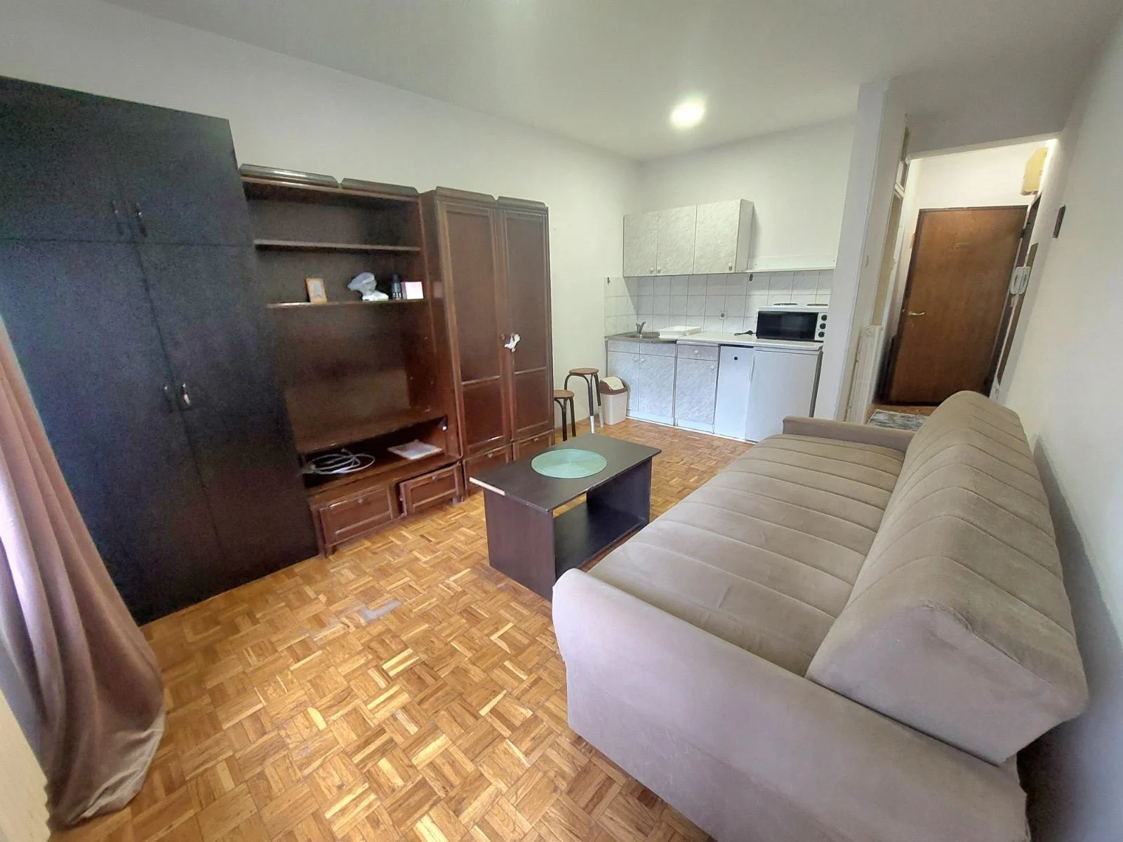 NOVI SAD. BULEVAR. GARSONJERA.(Svet nekretnine, Novi Sad, Reg. br. 405)