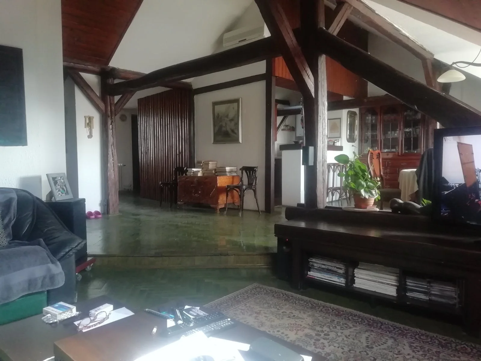 NOVI SAD. KEJ.DVOSOBAN STAN.(Svet nekretnine, Novi Sad, Reg. br. 405)