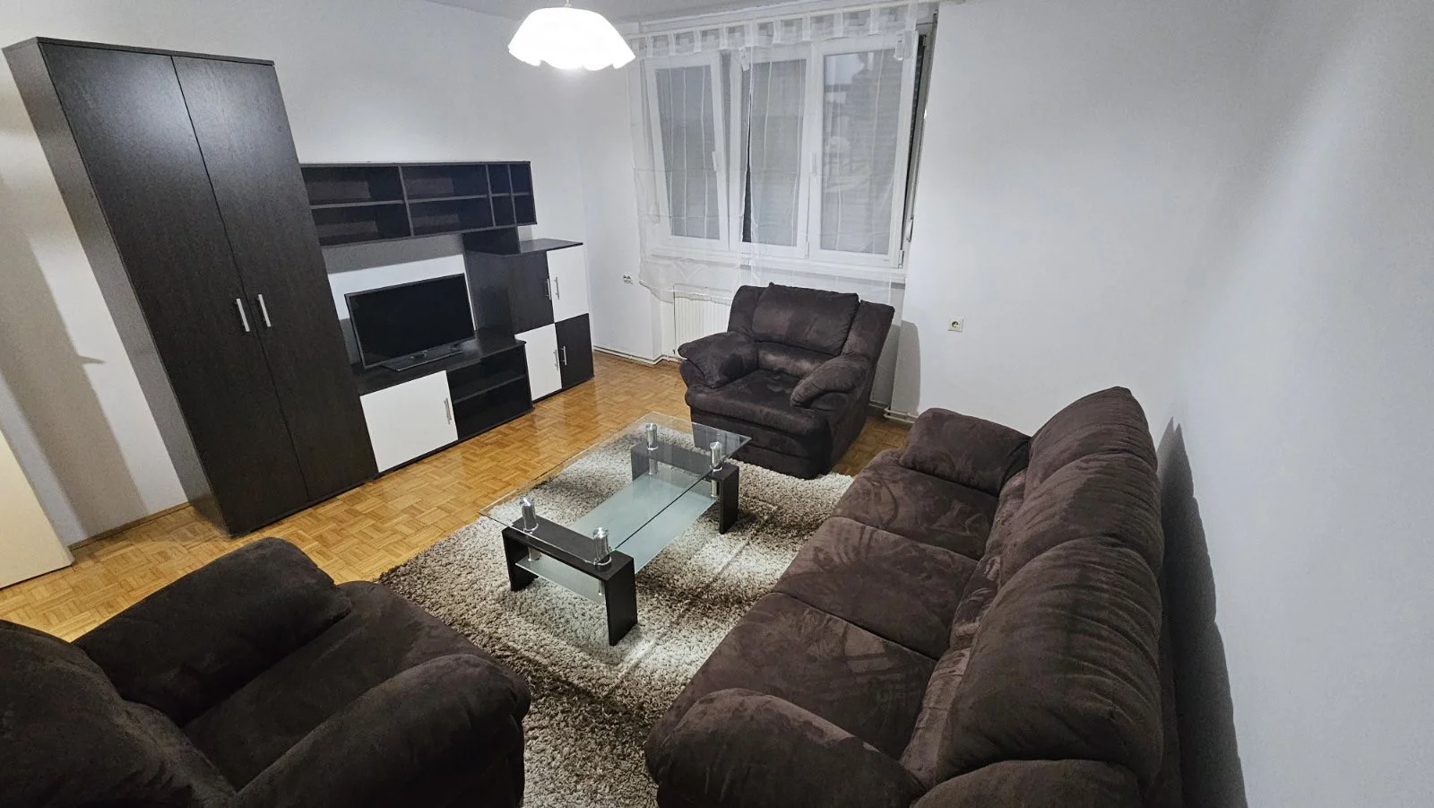 NOVI SAD.GRBAVICA.DVOSOBAN STAN.NAMEŠTEN STAN.    (Svet nekretnine, Novi Sad, Reg. br. 405)