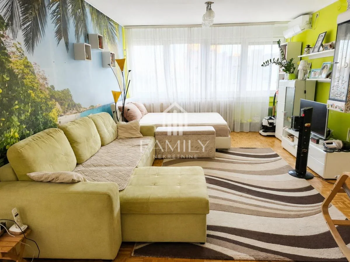 Prodaje se komforan dvosoban stan od 62 m2 na sedmom spratu, na Limanu III