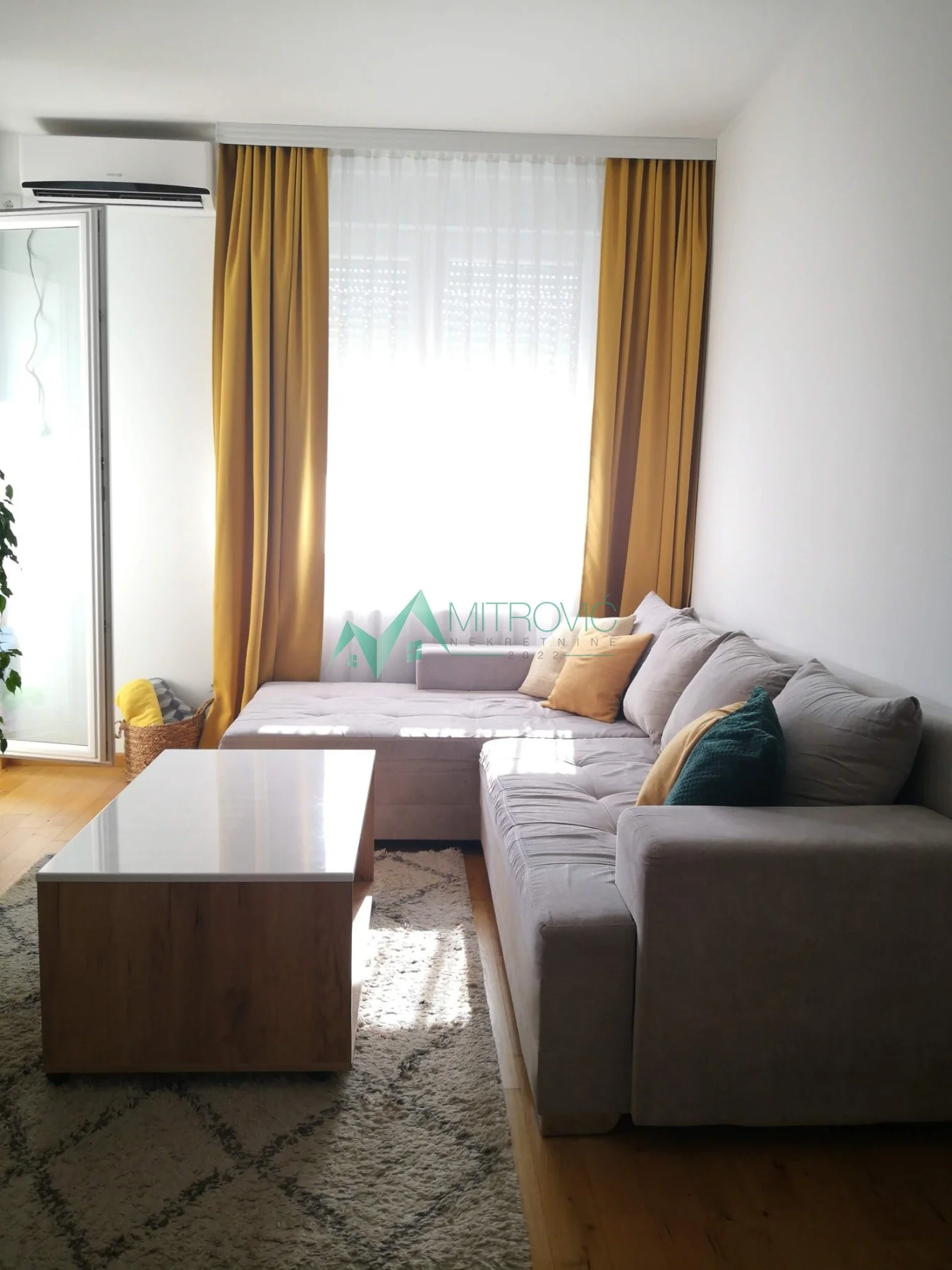 Jednoiposoban stan 43m2 Detelinara (ID: 9102329)