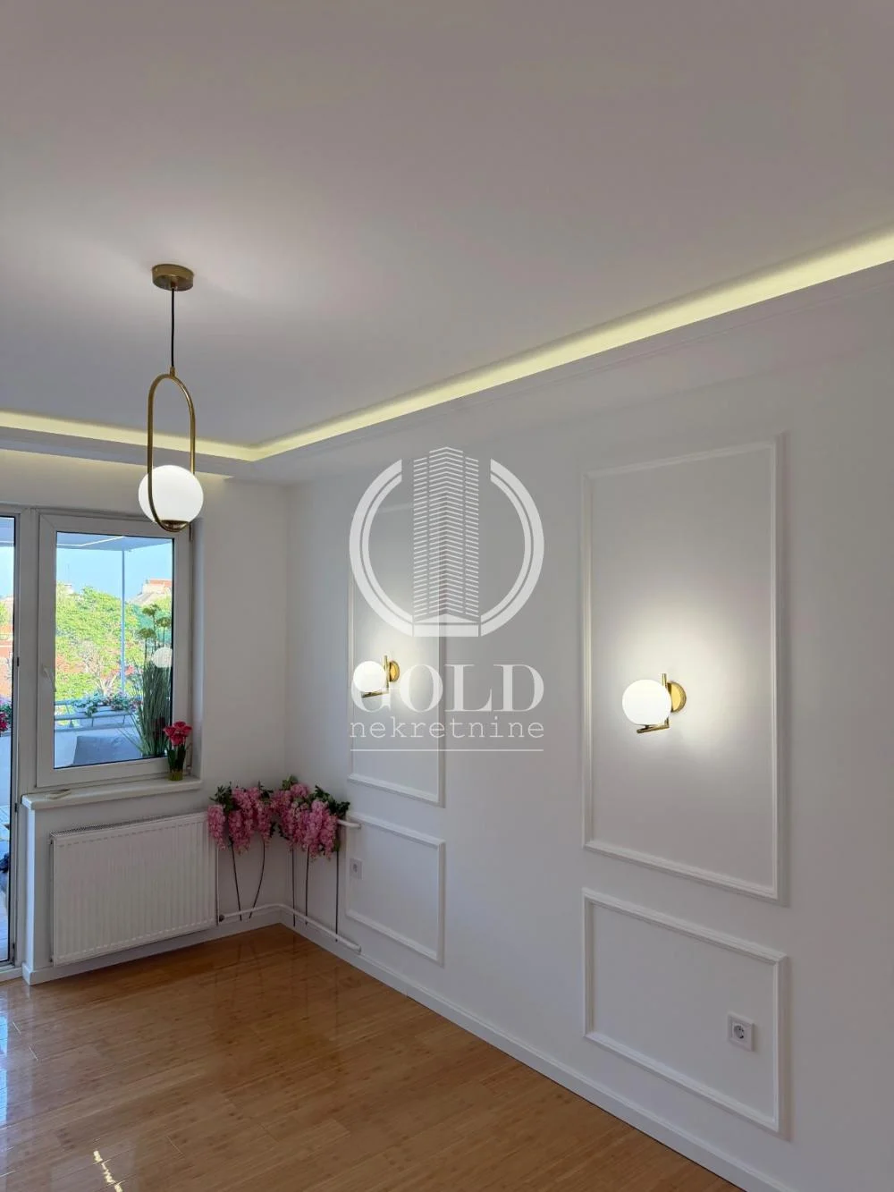PRODAJA - KOMPLETNO RENOVIRANA GARSONJERA - 26M2 - ROTKVARIJA ID#12574