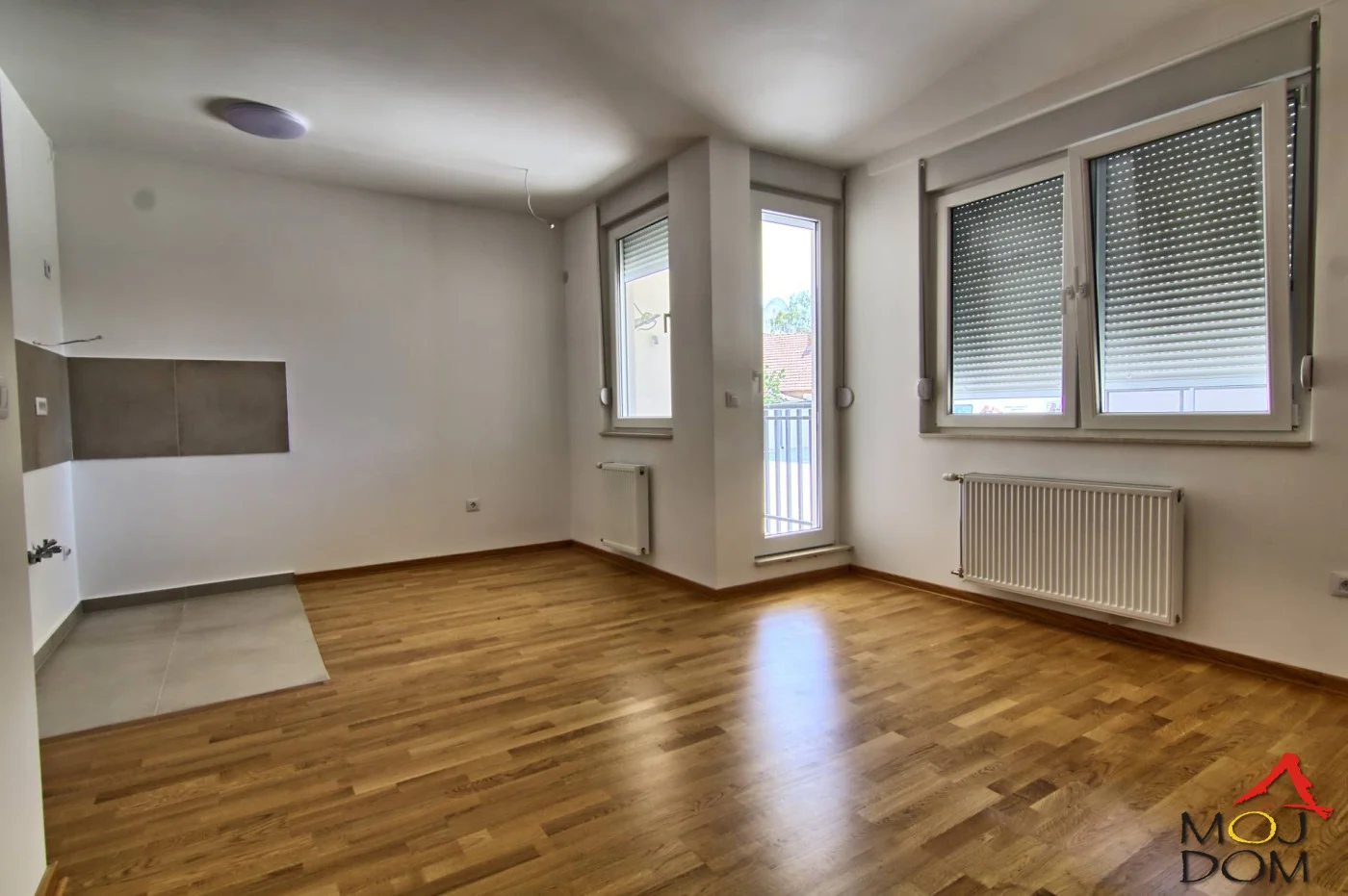Na prodaju potpuno nov dvosoban stan na Telepu, u zgradi koja je useljena pre svega nedelju dana. Stan površine 41 m² nalazi se na VP spratu i odlikuje se odličnim i funkcionalnim rasporedom.

Nekretnina je potpuno nova i predstavlja odličan izbo