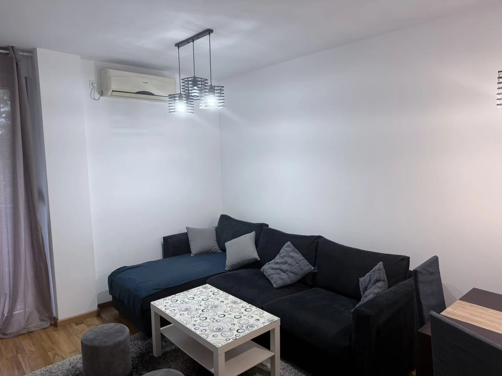 <p>Novi Sad Liman 2, Jednoiposoban namešten stan od 33m2. Potreban depozit. Terasa, klima, lift, centralno grejanje, tv
