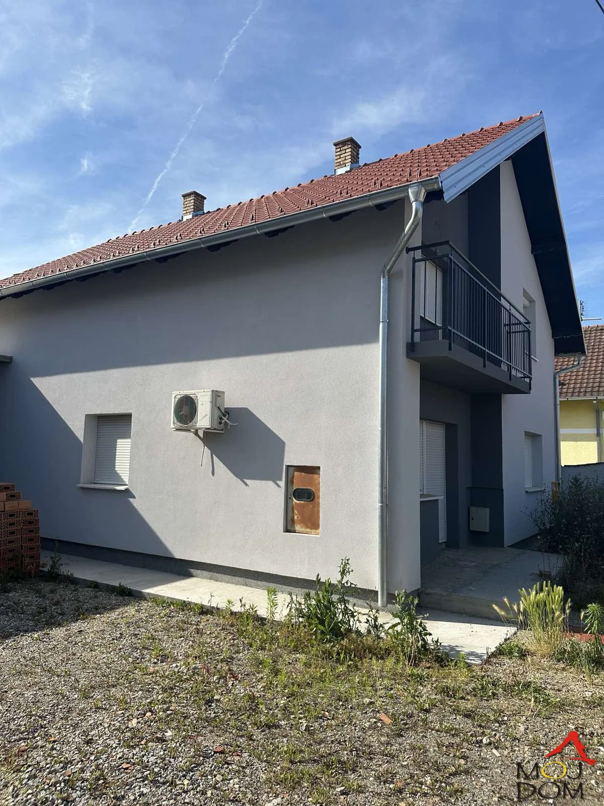 Kontakt: 063 304 062 | 063 446 559
Moj Dom nekretnine, Novi Sad, Reg. br. 174