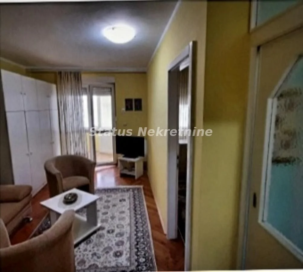Grbavica-Namešten Dvosoban stan 40 m2 na Prvom Sprati-Zakupnina 400e-065/385 8880
