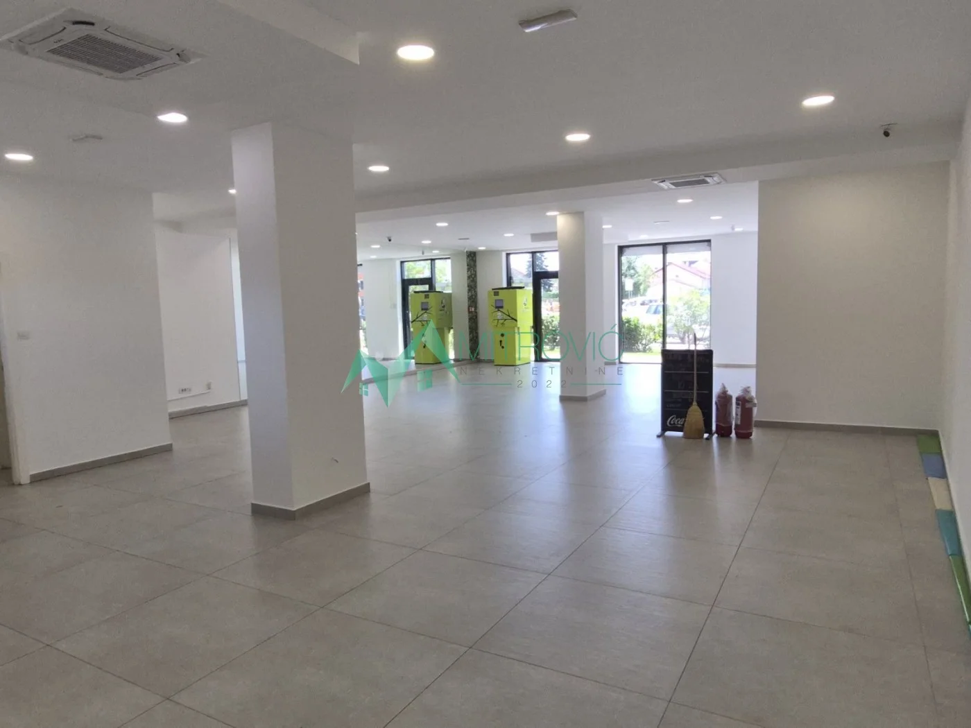 VIŠENAMENSKI POSLOVNI PROSTOR  NA BULEVARU EVROPE-134m2 (šifra oglasa:9102355)