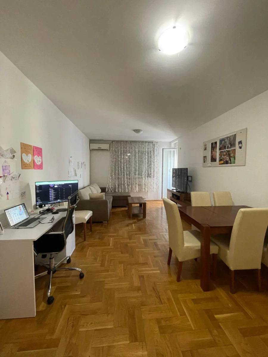 NOVI SAD. NOVA DETELINARA. DVOSOBAN STAN. STAN SE PRODAJE PRAZAN(Svet nekretnine, Novi Sad, Reg. br. 405)