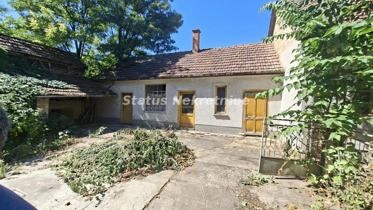 Paorska kuča za renoviranje plac 780 m2
