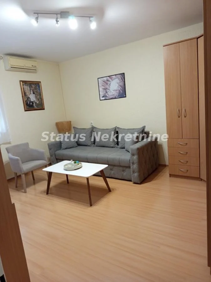 Jednosoban stan u centru Beočina, 32 m², 3. sprat