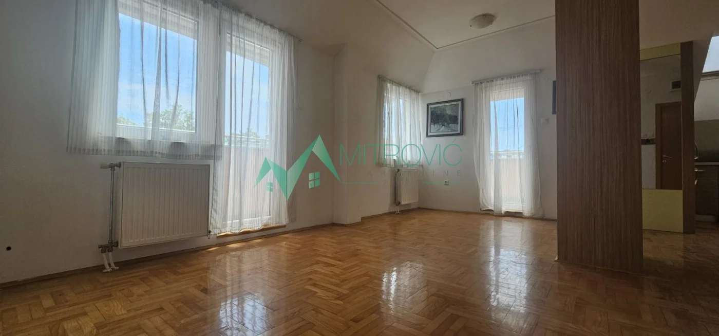 Dupleks na Grbavici – 83 m², 39 m² uknjiženo (Šifra 1004593) 
