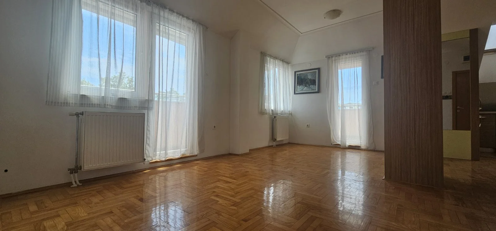 Novi Sad,Grbavica, prilika za pametne investitore: Dupleks na Grbavici koji donosi čistu matematičku računicu!
<div>