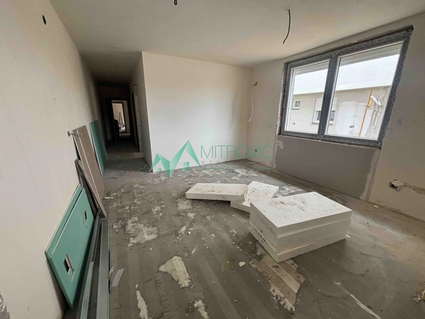 Adice, excellent one and a half room apartment, move-in ready soon