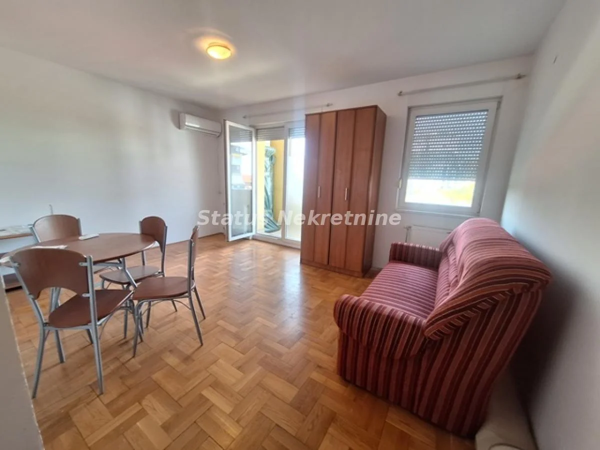 Jednosoban stan u Grbavici, Novi Sad, 32 m², 3/6 sprat