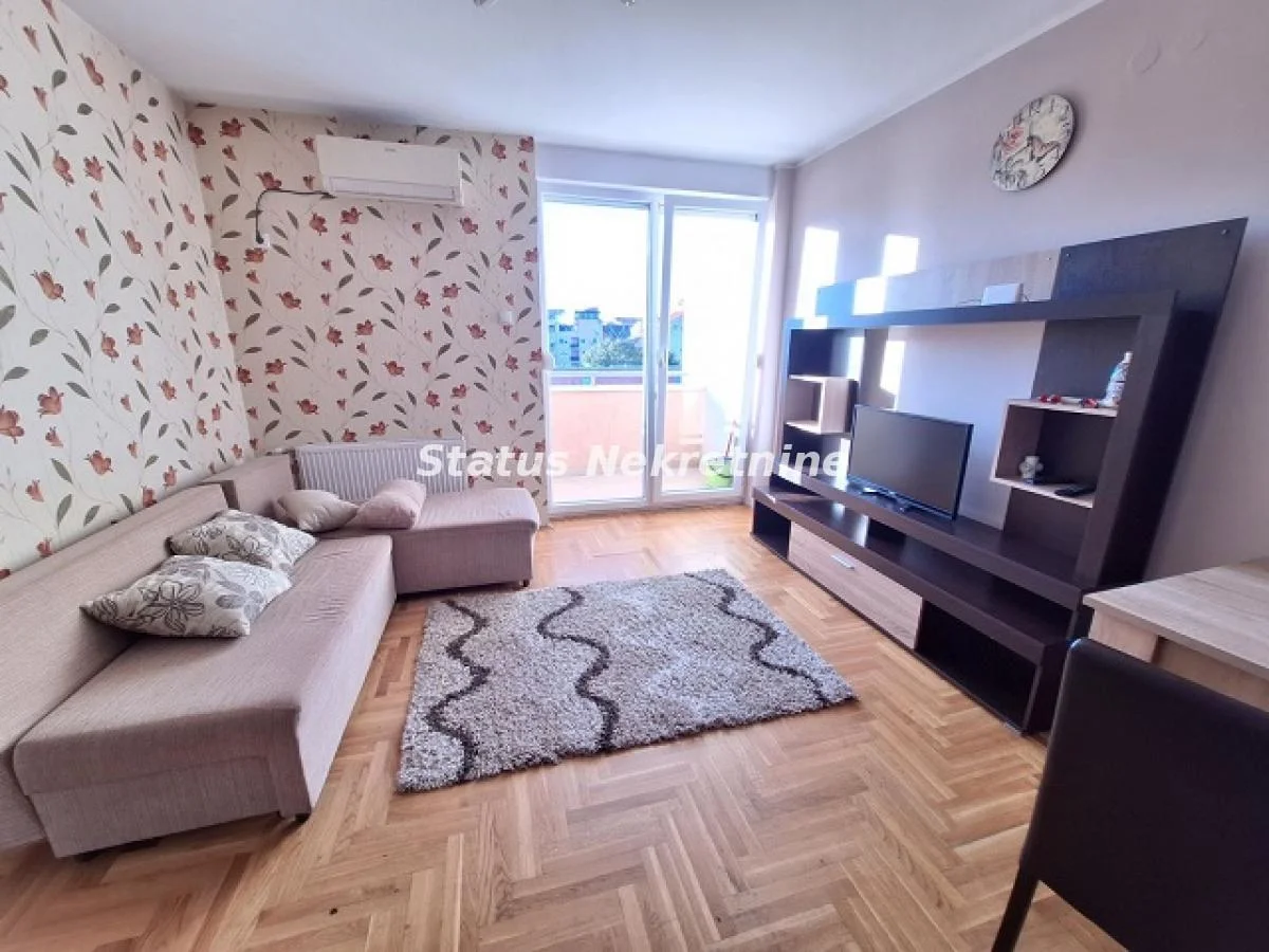 Jednoiposoban stan 41 m², Centar, Novi Sad, 3/4 sprat