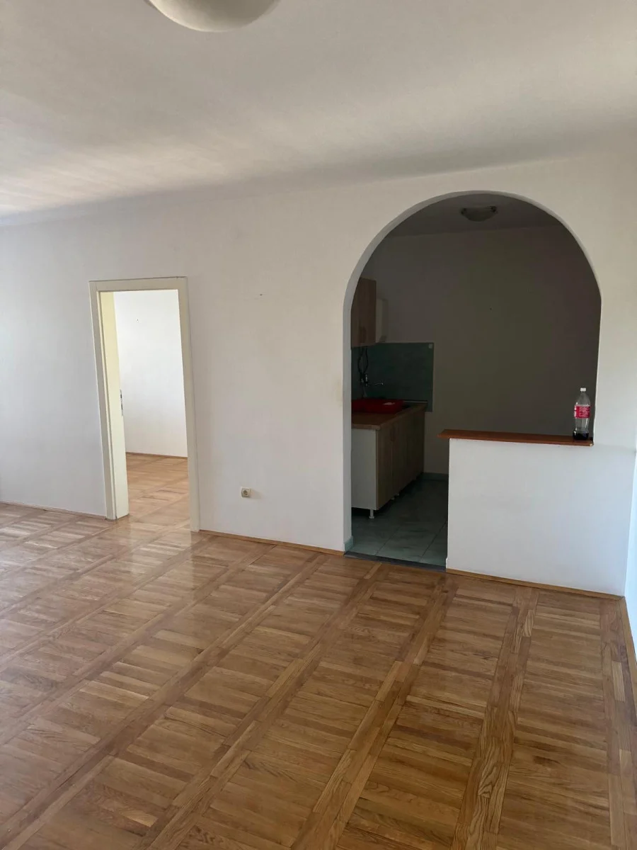 NOVI SAD. LIMAN III. TROSOBAN STAN.(Svet nekretnine, Novi Sad, Reg. br. 405)