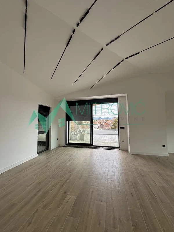 Telep 185 m2 nov petosoban penthouse sa duplom garažom i krovnom terasom 