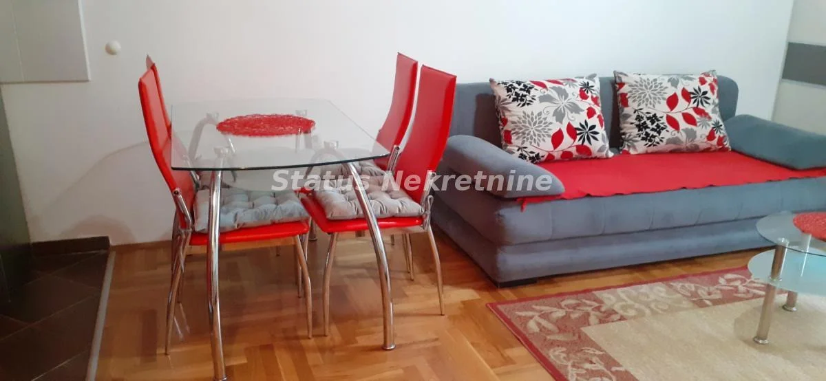 Jednoiposoban stan na Grbavici, Novi Sad, 35 m², 1. sprat