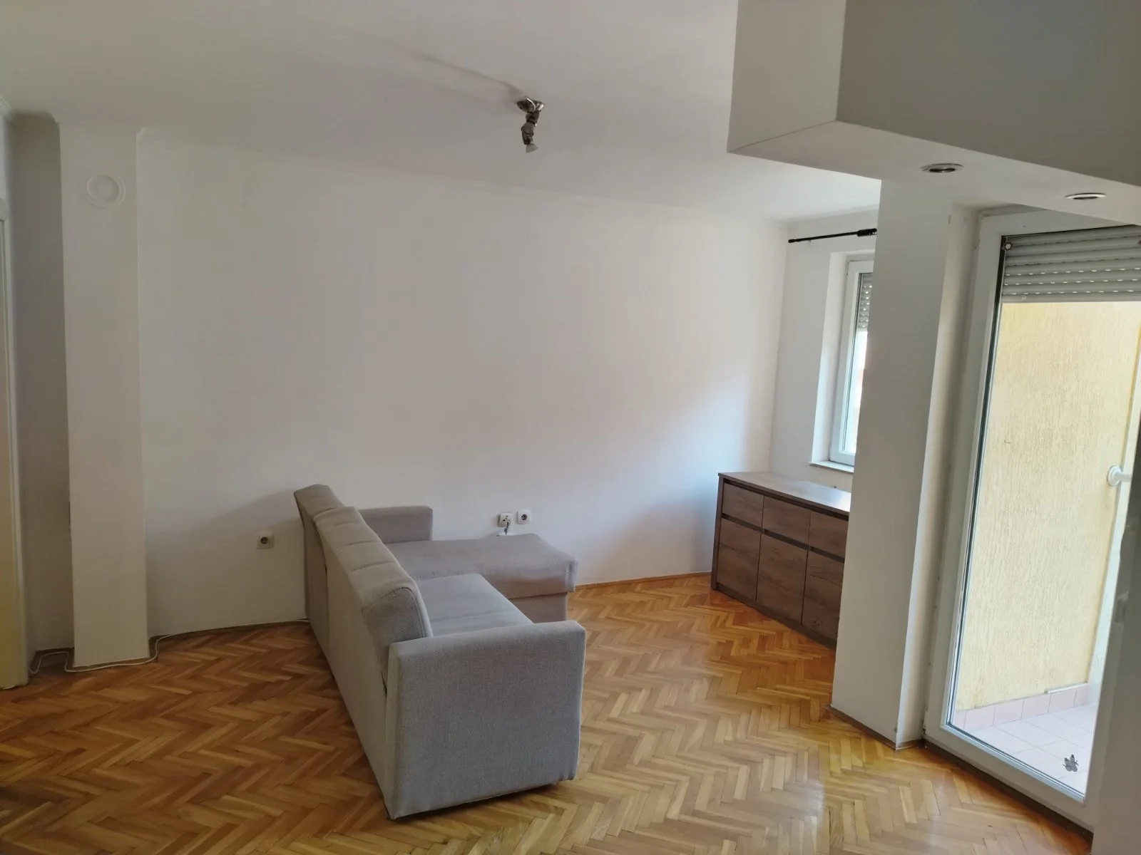 NOVI SAD. NOVA DETELINARA. JEDNOIPOSOBAN STAN.(Svet nekretnine, Novi Sad, Reg. br. 405)