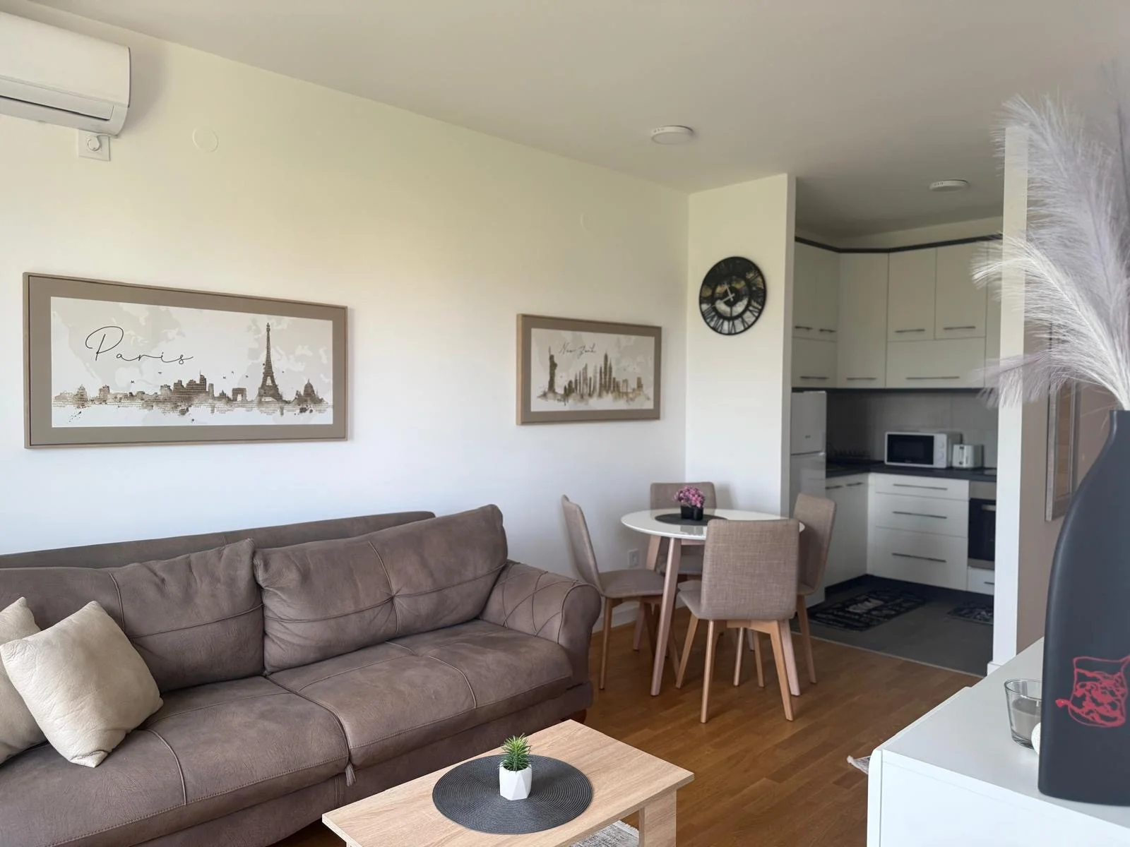 NOVI SAD, NOVO NASELJE. JEDNOIPOSOBAN LUX STAN(Svet nekretnine, Novi Sad, Reg. br. 405)